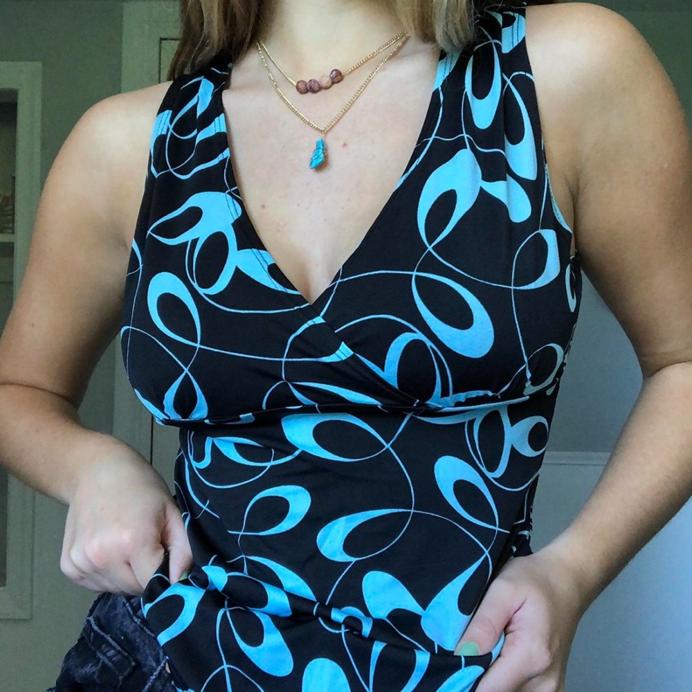 Y2K v neck top